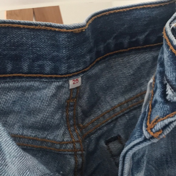 Levi’s Jean Shorts - Picture 2 of 3